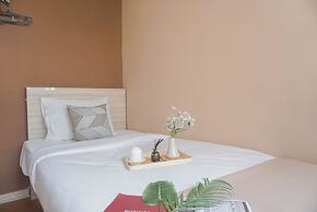 Homey And Cozy 3Br At Meikarta Apartment