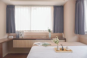 Homey And Cozy 3Br At Meikarta Apartment