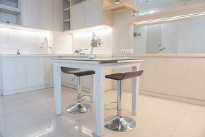 Comfy And Modern 2Br Grand Kamala Lagoon Apartment