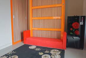 Cozy Studio Apartment At Gateway Park Lrt City Bekasi