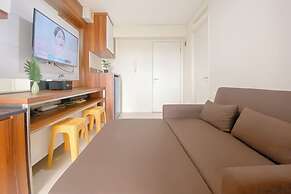 Comfort Stay 1Br With Extra Room At Bassura City Apartment