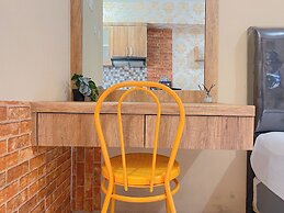 Cozy And Elegant Studio Apartment At Bassura City Near Mall