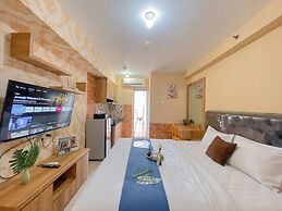 Cozy And Elegant Studio Apartment At Bassura City Near Mall