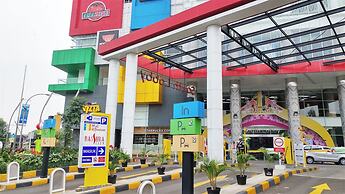 Cozy And Elegant Studio Apartment At Bassura City Near Mall