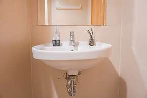 Good Choice And Comfy Studio Apartment At Gateway Park Lrt City Bekasi