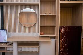 Modern And Comfy Studio At Collins Boulevard Apartment