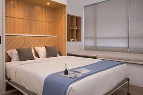 Modern And Comfy Studio At Collins Boulevard Apartment