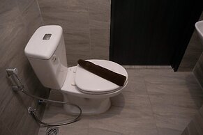 Modern And Comfy Studio At Collins Boulevard Apartment