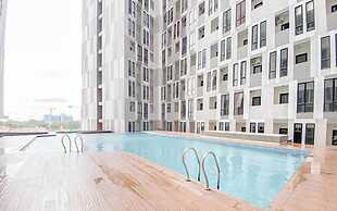 Cozy And Enjoy Living Studio At The Alton Apartment