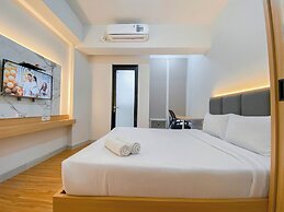 Cozy And Enjoy Living Studio At The Alton Apartment