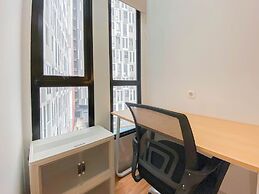 Cozy And Enjoy Living Studio At The Alton Apartment