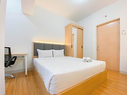 Cozy And Enjoy Living Studio At The Alton Apartment