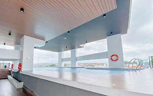 Cozy And Enjoy Living Studio At The Alton Apartment