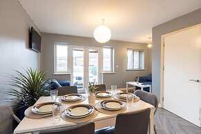 Huge Home,sleeps 12, Private Parking, Pets ok