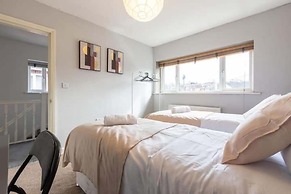 Huge Home,sleeps 12, Private Parking, Pets ok