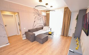 Wabi Sabi - One Bedroom - Romana Square
