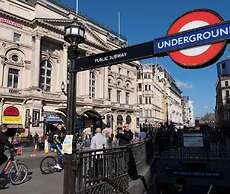 Zedwell Capsule Hotel, Piccadilly Circus