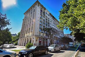 Blue Moon - One Bedroom - Romana Square