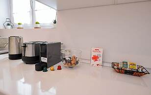 Blue Moon - One Bedroom - Romana Square