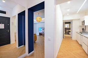 Blue Moon - One Bedroom - Romana Square