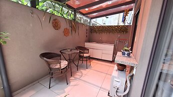 Apto moderno com miniquintal e piscina