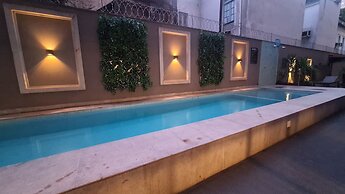 Apto moderno com miniquintal e piscina