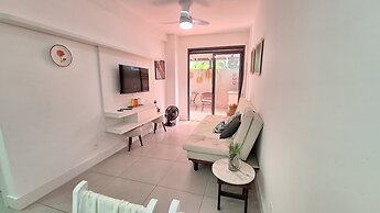 Apto moderno com miniquintal e piscina