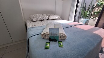 Apto moderno com miniquintal e piscina