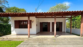 Casa Aconchegante a 100 metros da praia