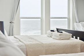 Oceanfront w Pool Panoramic Deck Views 5bdr Folly Ocean Breeze by Avan