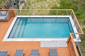 Oceanfront w Pool Panoramic Deck Views 5bdr Folly Ocean Breeze by Avan