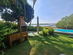 Casa de Temporada Felicidade, 38 Hóspedes, 2 Piscinas, 9 Suítes e 2 Ch