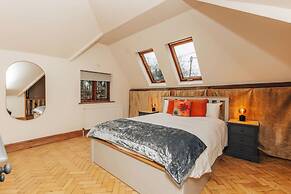 Aston Pottery - From 250 Per Night