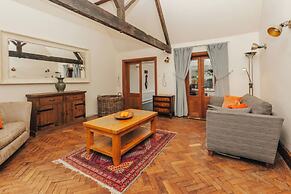 Aston Pottery - From 250 Per Night