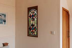 Aston Pottery - From 250 Per Night