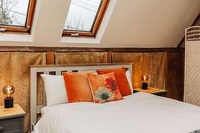 Aston Pottery - From 250 Per Night