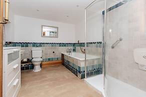 Aston Pottery - From 250 Per Night