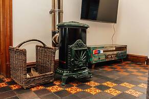 Aston Pottery - From 250 Per Night