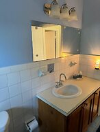 Queen Anne's Apartments