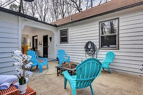 3 Mi to Marietta Square: Hot Tub Haven w/ 2 Patios