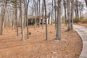 3 Mi to Marietta Square: Hot Tub Haven w/ 2 Patios