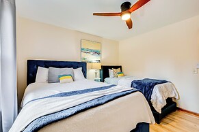 3 Mi to Marietta Square: Hot Tub Haven w/ 2 Patios