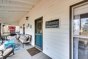 3 Mi to Marietta Square: Hot Tub Haven w/ 2 Patios