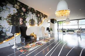 Luxury Suites Arte Mont Kiara by uBook