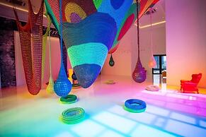 Luxury Suites Arte Mont Kiara by uBook