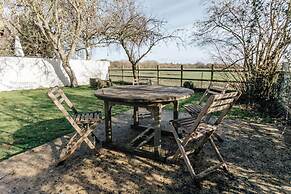 Vintage Chic Coach House