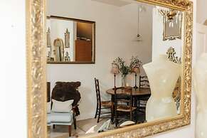 Vintage Chic Coach House