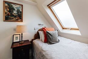 Vintage Chic Coach House