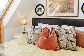 Vintage Chic Coach House