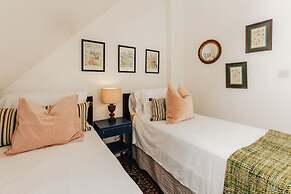 Vintage Chic Coach House